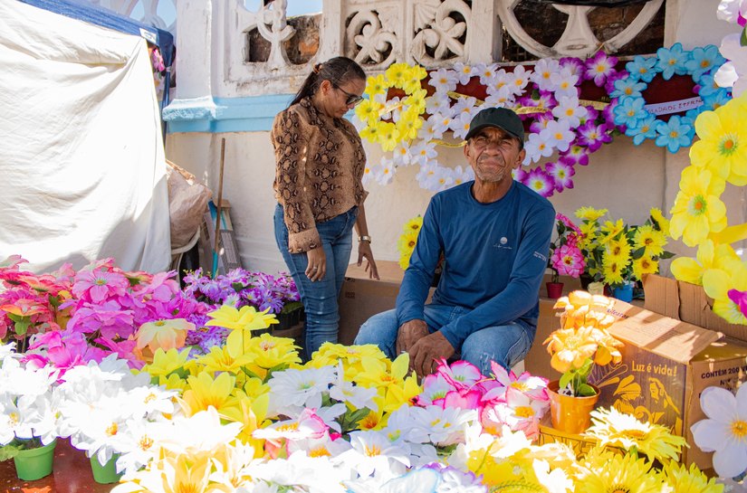 Semsc abre inscrições para ambulantes venderem flores nos cemitérios de Maceió