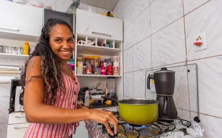 População de baixa renda tem direito a auxílio para colocar em dia contas de água, luz ou gás