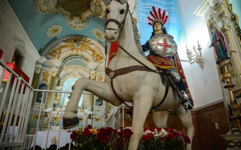 Dia de São Jorge tem missa, procissão e a tradicional feijoada
