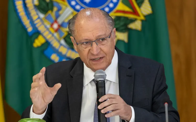 Geraldo Alckmin é diagnosticado com covid-19