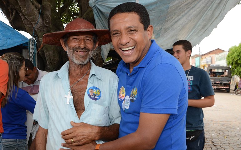 ‘Somente um homem do povo é capaz de reconstruir Alagoas’, afirma Júlio Cezar