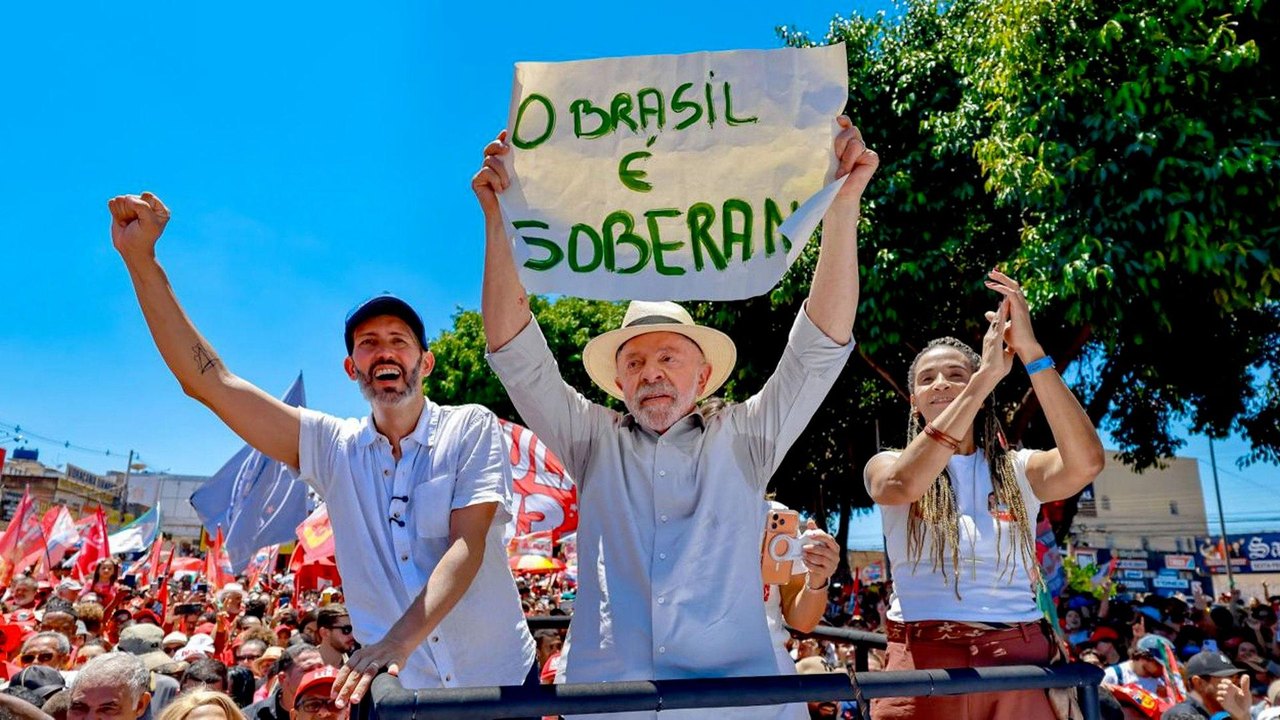 Campanha de Lula acusa Meta de interferir na disputa eleitoral a favor de Flávio Bolsonaro e aciona o TSE