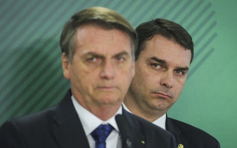 Subprocurador pede ao TCU que investigue se Bolsonaro usou Abin e GSI por Flávio