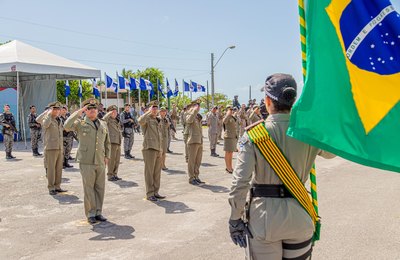 Polícia Militar celebra Dia do Soldado com outorga de medalhas e promoções