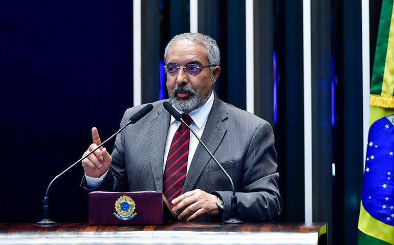 Paim registra Dia da Imprensa e cobra apurar agressão a jornalista no Itamaraty