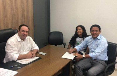 Palmeira faz adesão e unifica transporte escolar no município