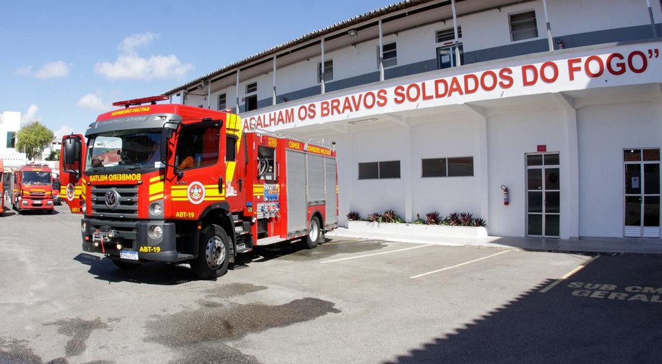 Tomada sobrecarregada provoca incêndio residencial na Grande Aracaju