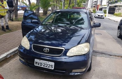 Ronda no Bairro flagra menor de idade com carro roubado na orla de Maceió 