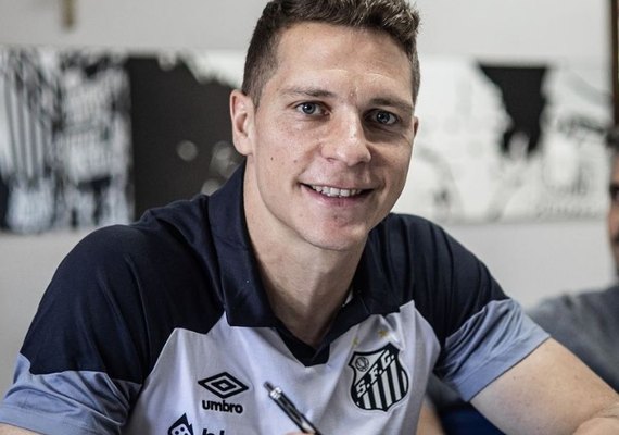 Furch aparece no BID e pode estrear pelo Santos contra o Fluminense