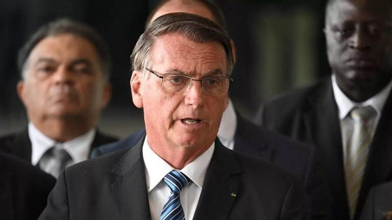 'Estamos diante de um julgamento histórico' e 'tão difícil', diz defesa de Bolsonaro no STF