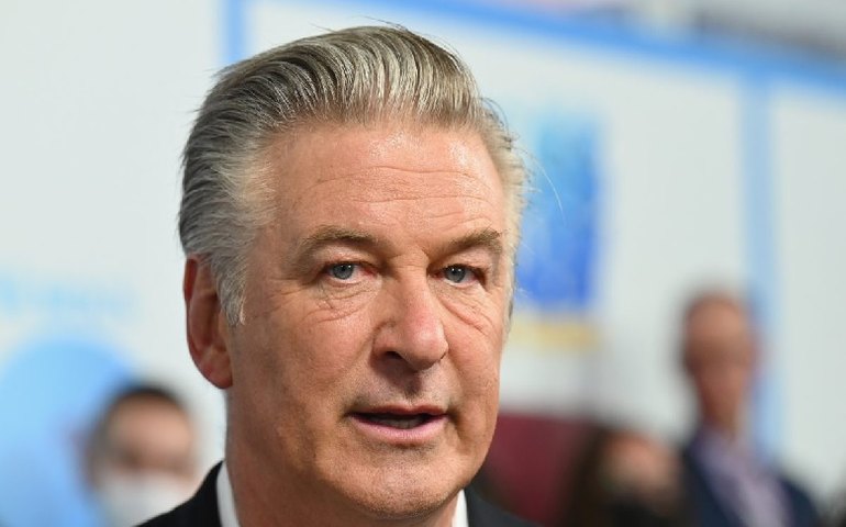 Promotora vê homicídio culposo no tiro de Alec Baldwin em filmagem
