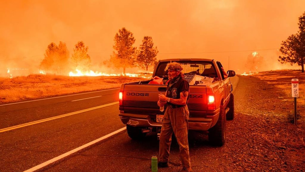 Nos EUA, maior incêndio florestal na Califórnia em 2024 queima área maior que Los Angeles