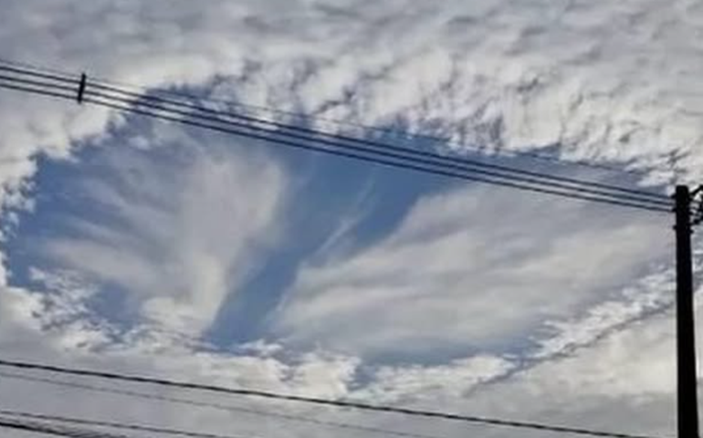 O que é e como se forma 'buraco' no céu que assustou moradores em Peruíbe (SP)