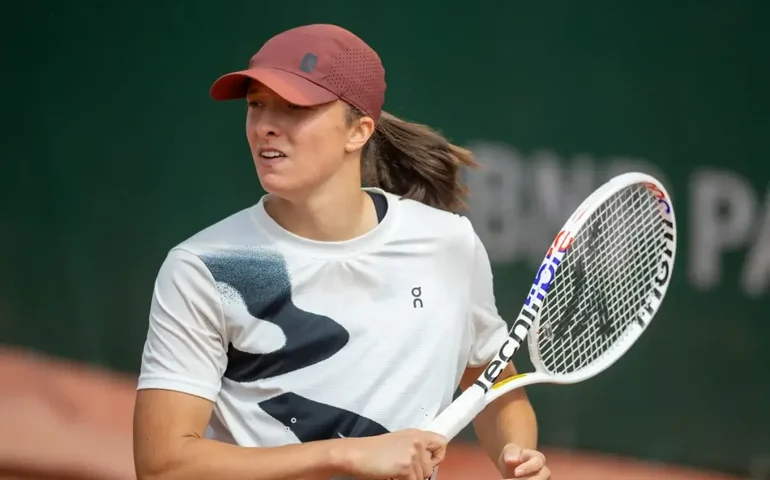 Com 4º título em Roland-Garros, Iga Swiatek chega a R$ 128 milhões em prêmios na carreira aos 23 anos