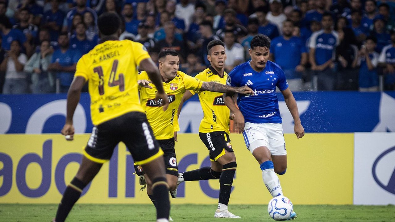 Conheça as opções do Brasil para a próxima Copa; meio-campo é o foco