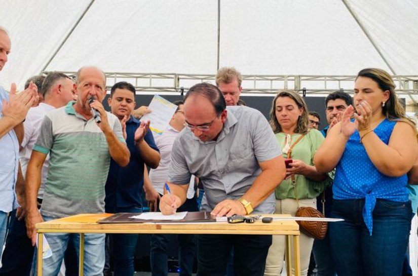 Em Junqueiro, prefeito anuncia ações que prometem incrementar setor educacional