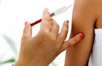 Março Lilás - Tabu atrapalha adolescentes receberem vacina contra HPV, alerta ginecologista