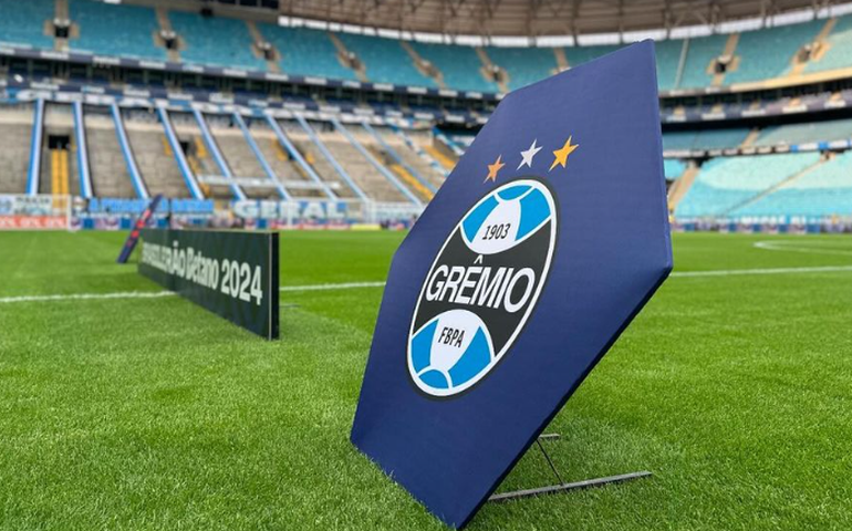 Grêmio revela o que torcedor disse ao flamenguista Carlinhos e descarta racismo: 'Tá bravinho?'