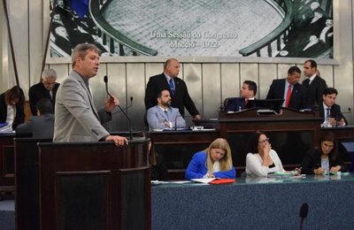 Tragédia em Suzano provoca debate na ALE sobre a liberação do porte de armas 