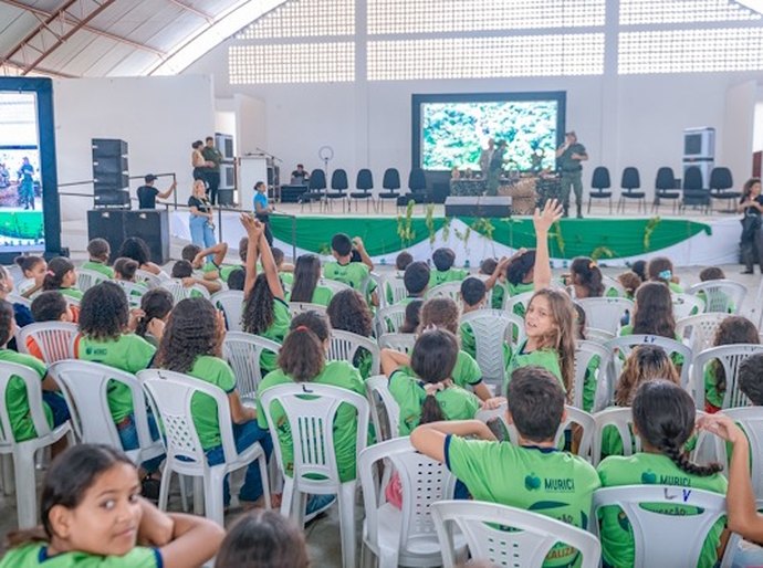 Prefeitura de Murici promove ação de conscientização ambiental com alunos da rede municipal de ensino