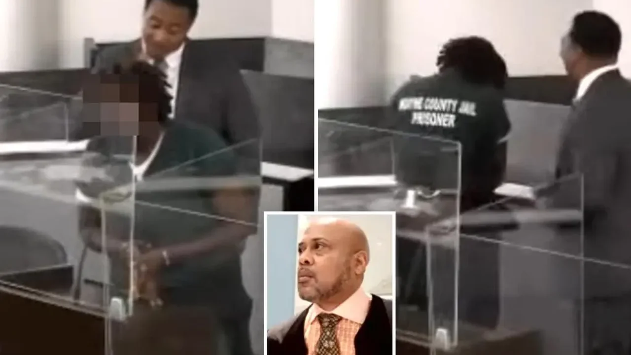 Juiz dos EUA algema menina por dormir durante visita no tribunal