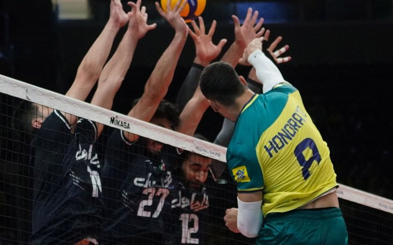 Volêi brasileiro vence Irã e segue na briga por vaga nas Olimpíadas