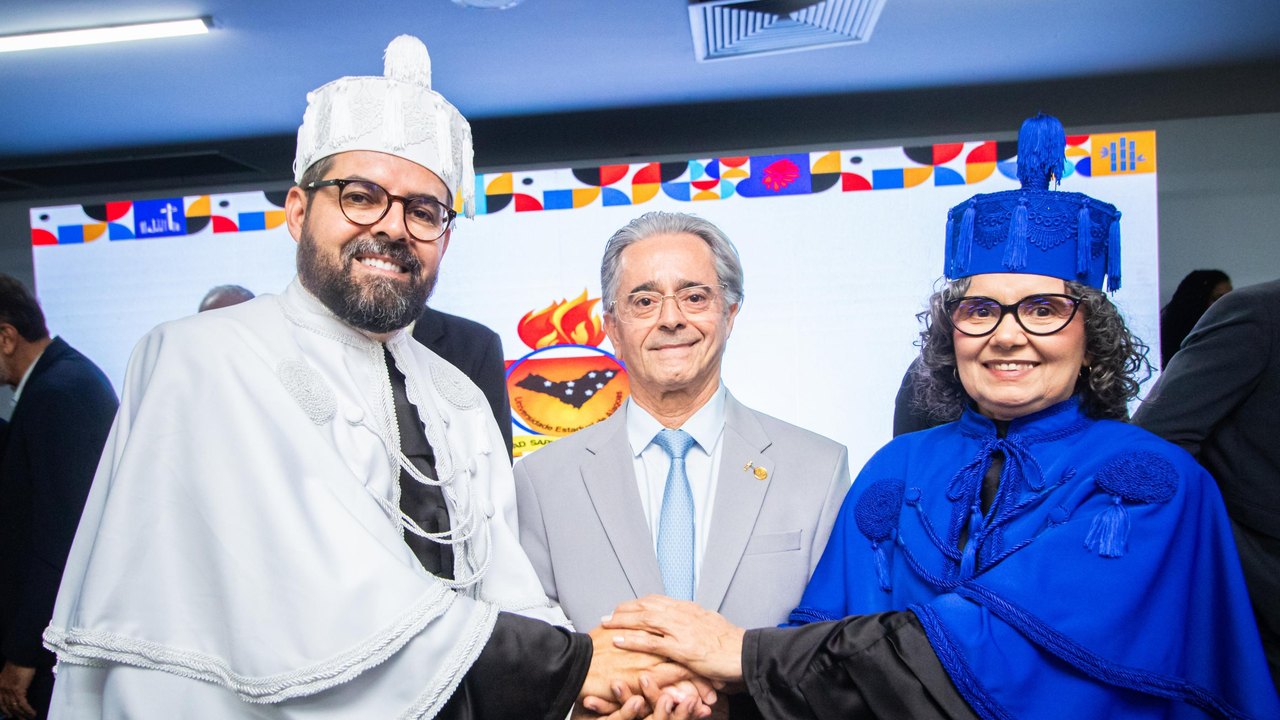 Conselho Superior da Uneal dá posse aos novos reitores