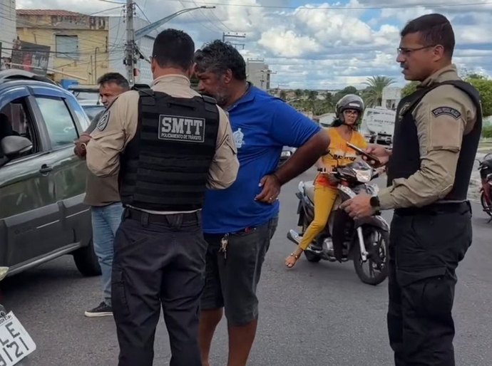 SMTT de Delmiro Gouveia atua em colisão de trânsito no Centro