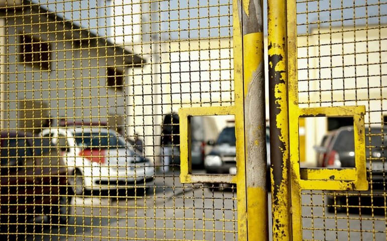 O que o brasileiro pensa sobre prisão perpétua e posse de arma de fogo? Veja pesquisa