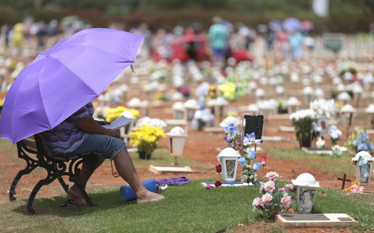 Grupos terapêuticos ajudam mães a lidar com 'dor inominável' do luto 