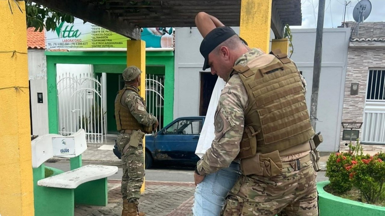 Operação Protetor Divisas prende dupla por tráfico de drogas em Igreja Nova