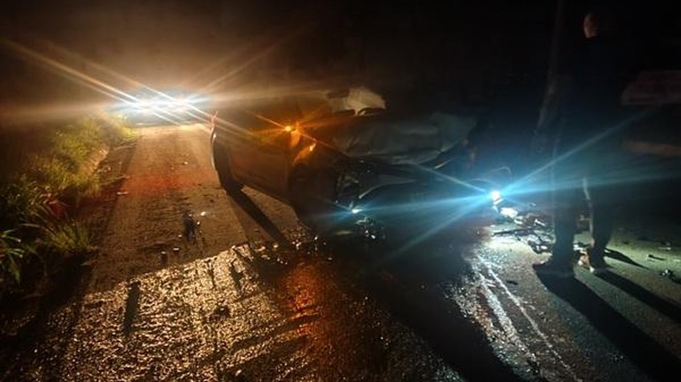 Colisão frontal entre carros deixa cinco feridos na BR-316, em Alagoas