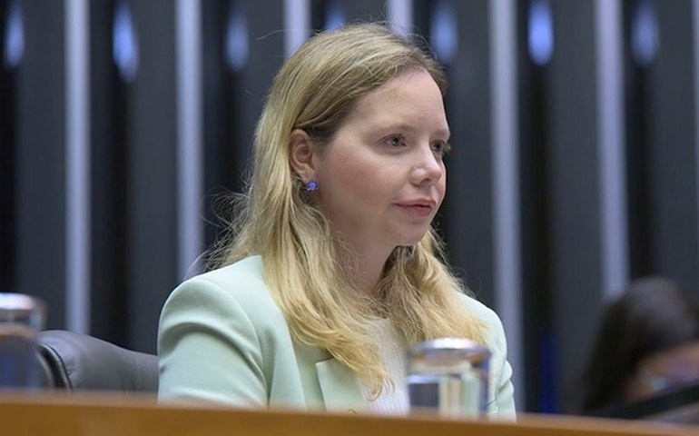 Projeto que prevê prisão de até 4 anos para quem discriminar políticos vai ao Senado