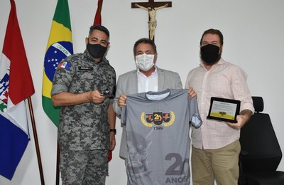 PGJ Márcio Roberto e promotor Hamílton Carneiro são homenageados pela Rotam