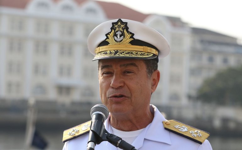 Fux vota pela absolvição de ex-comandante da Marinha Almir Garnier