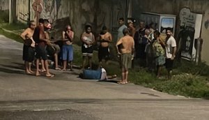 Homem é baleado na frente de escola em Aracaju