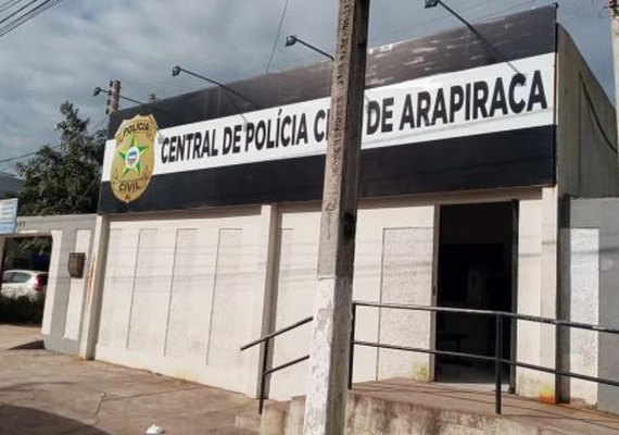 Mulheres em Arapiraca brigam com garrafa de vidro e vão parar na delegacia