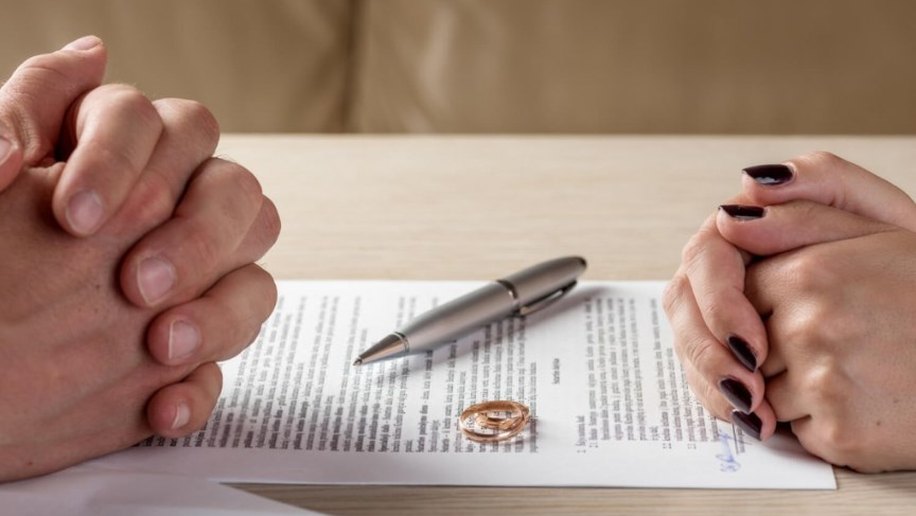 Quer se divorciar com menos custos e em poucos dias? Entenda o que é divórcio extrajudicial.