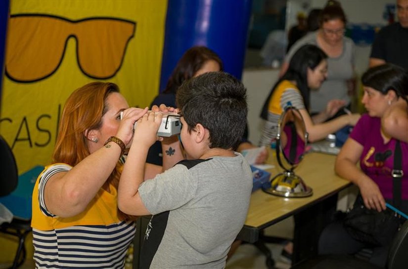 Óticas Carol reforça a importância do cuidado com a visão infantil e celebra reconhecimento por projeto social premiado