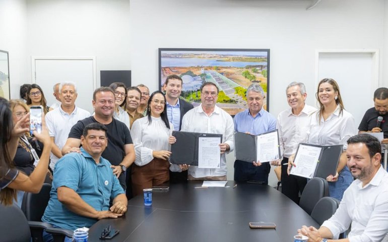 Prefeito Luciano Barbosa firma parceria com Hospital Ágape para oferta de novos exames de alta complexidade pelo SUS