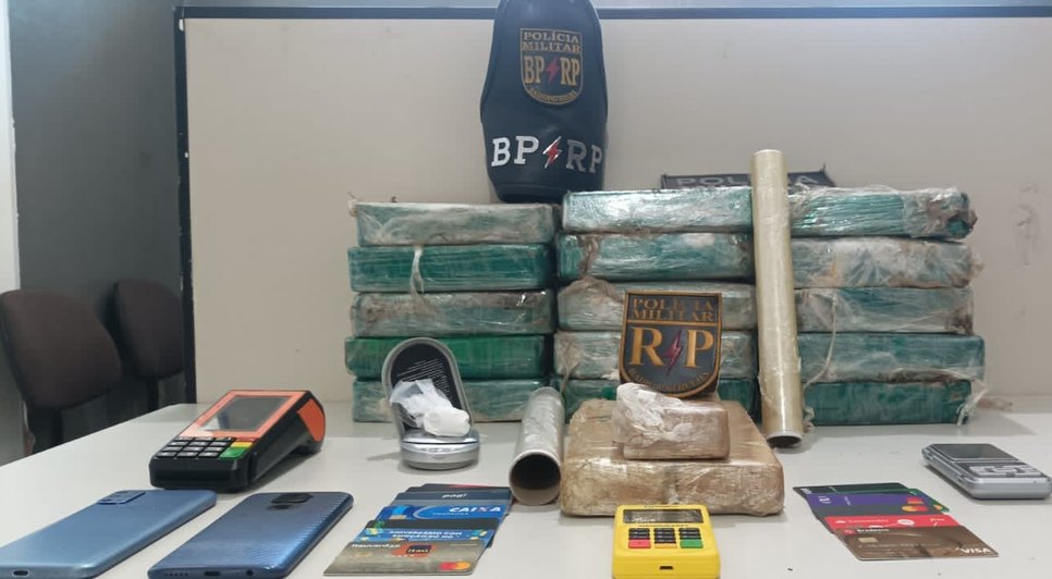 Homem é preso com mais de 15 kg de drogas em Aracaju / Foto: Foto: BPRp/SE