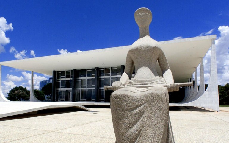 STF julga se políticos enquadrados na Lei da Ficha Limpa poderão disputar eleições deste ano
