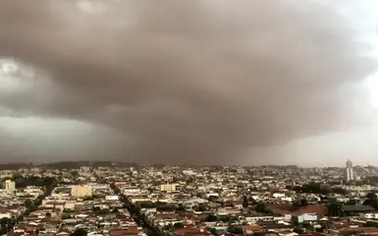 Inmet alerta para grande perigo de tempestade na região Sul