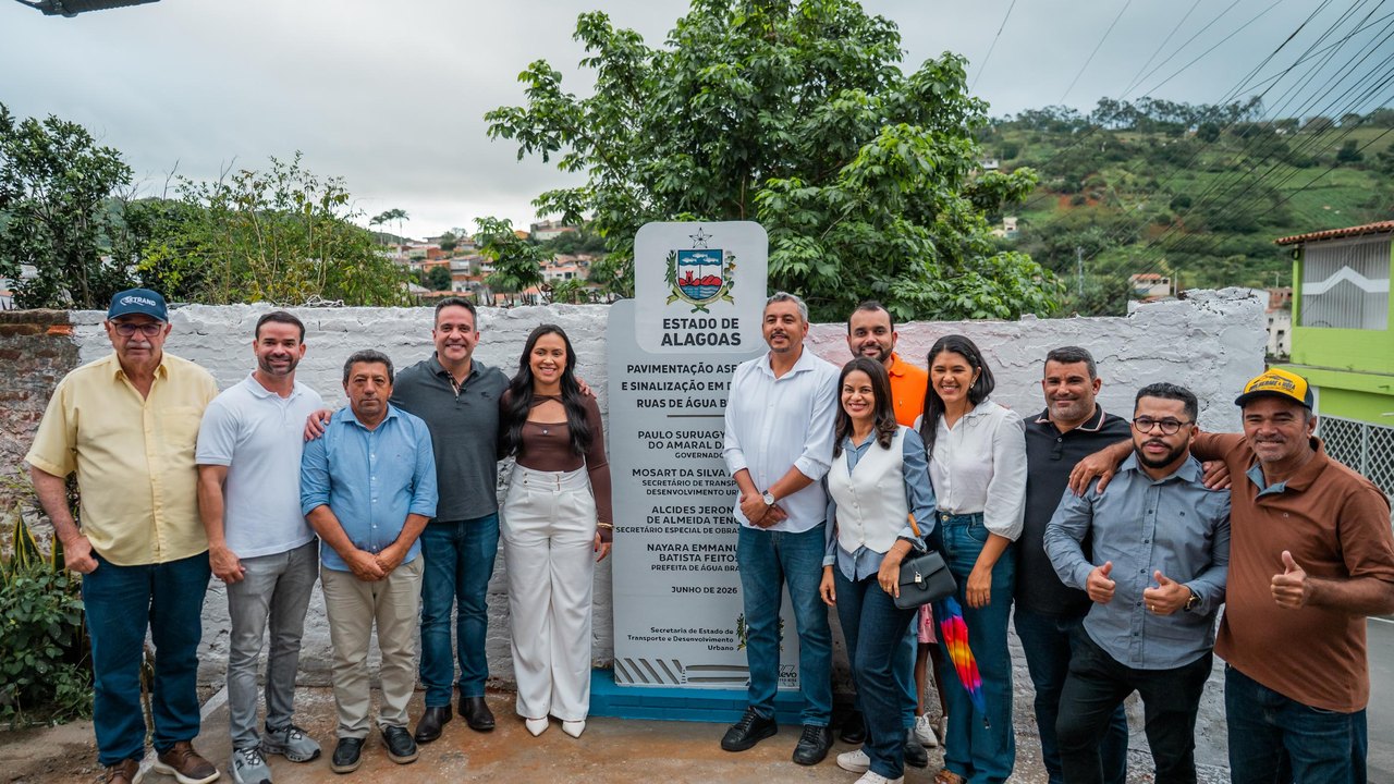 Governo de Alagoas entrega pavimentação urbana de 25 ruas em Água Branca