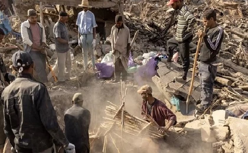 Marrocos: estradas fechadas atrasam resgate de vítimas de tremor