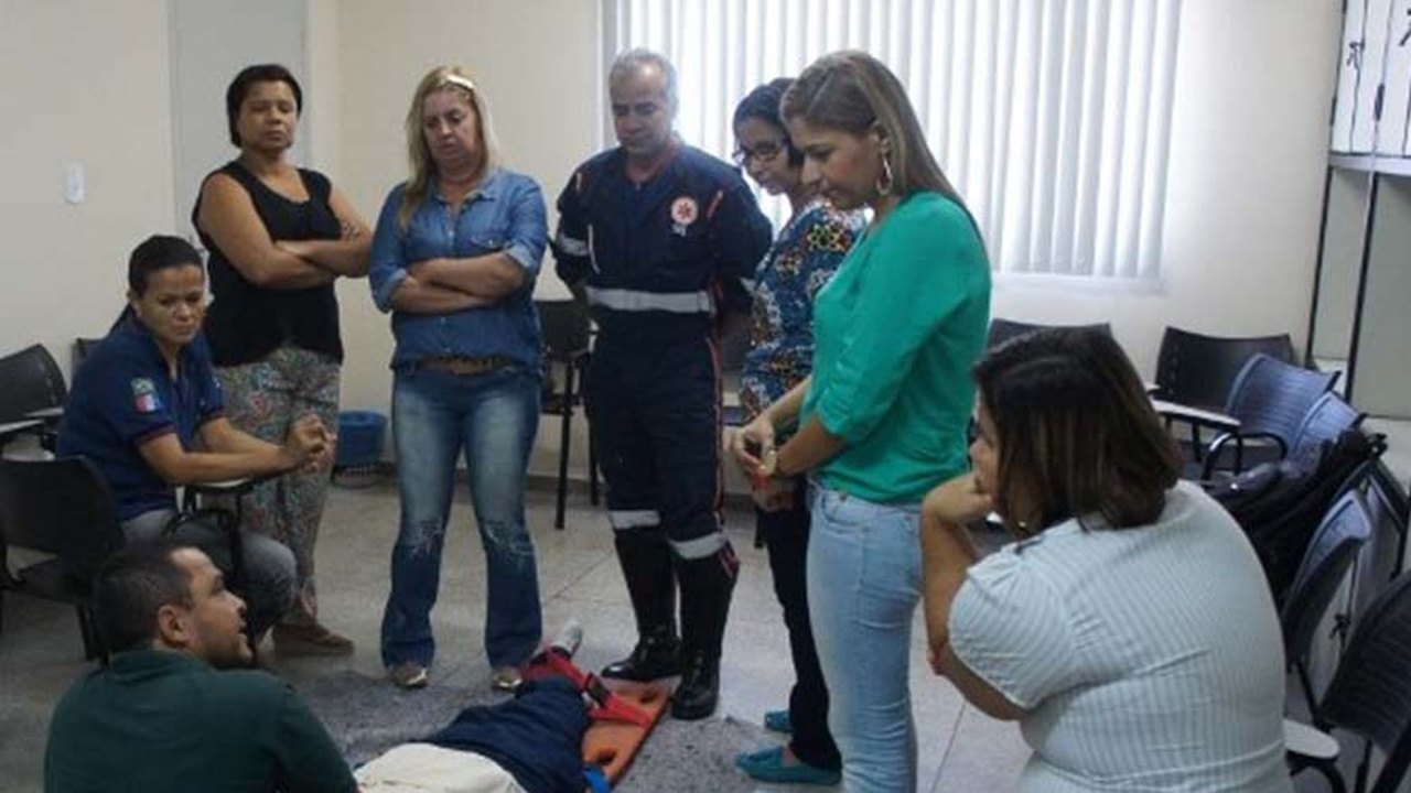 Socorristas do Samu são treinados sobre novas técnicas para atender vítimas de traumas