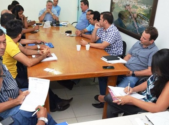Prefeito Joaquim Beltrão realiza reunião avaliativa sobre Carnaval 2017