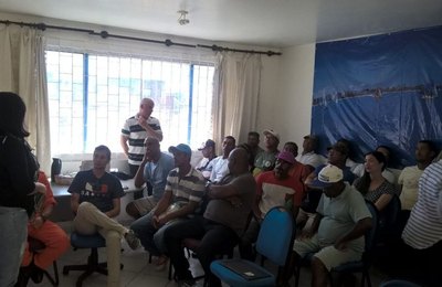 Guias e jangadeiros discutem ações para o atendimento ao turista