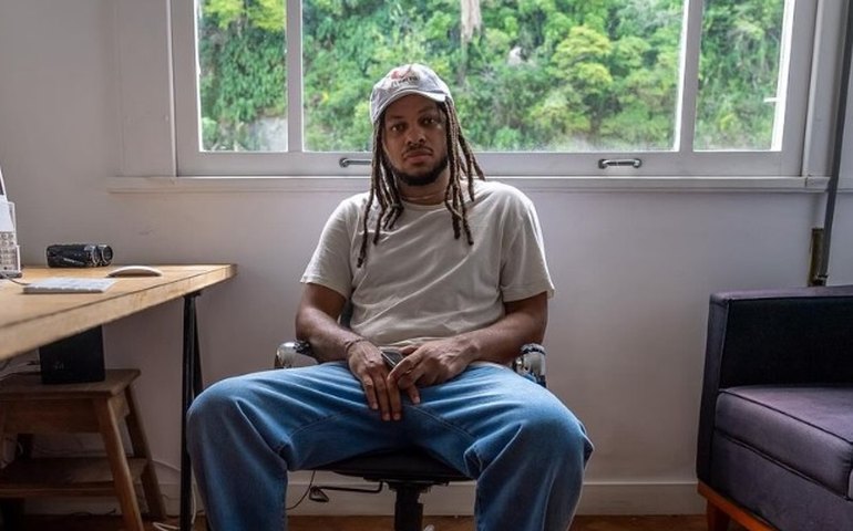 Maxwell Alexandre exibe série 'Novo Poder'