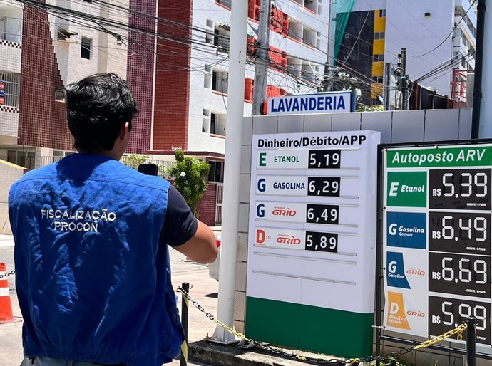 Procon Alagoas já autuou mais de 100 postos de combustíveis por aumento injustificado de preços em todo o estado